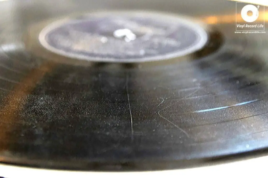indlysende Etablering ler How Vinyl Records Get Scratched, And How You Can Avoid It – Vinyl Record  Life